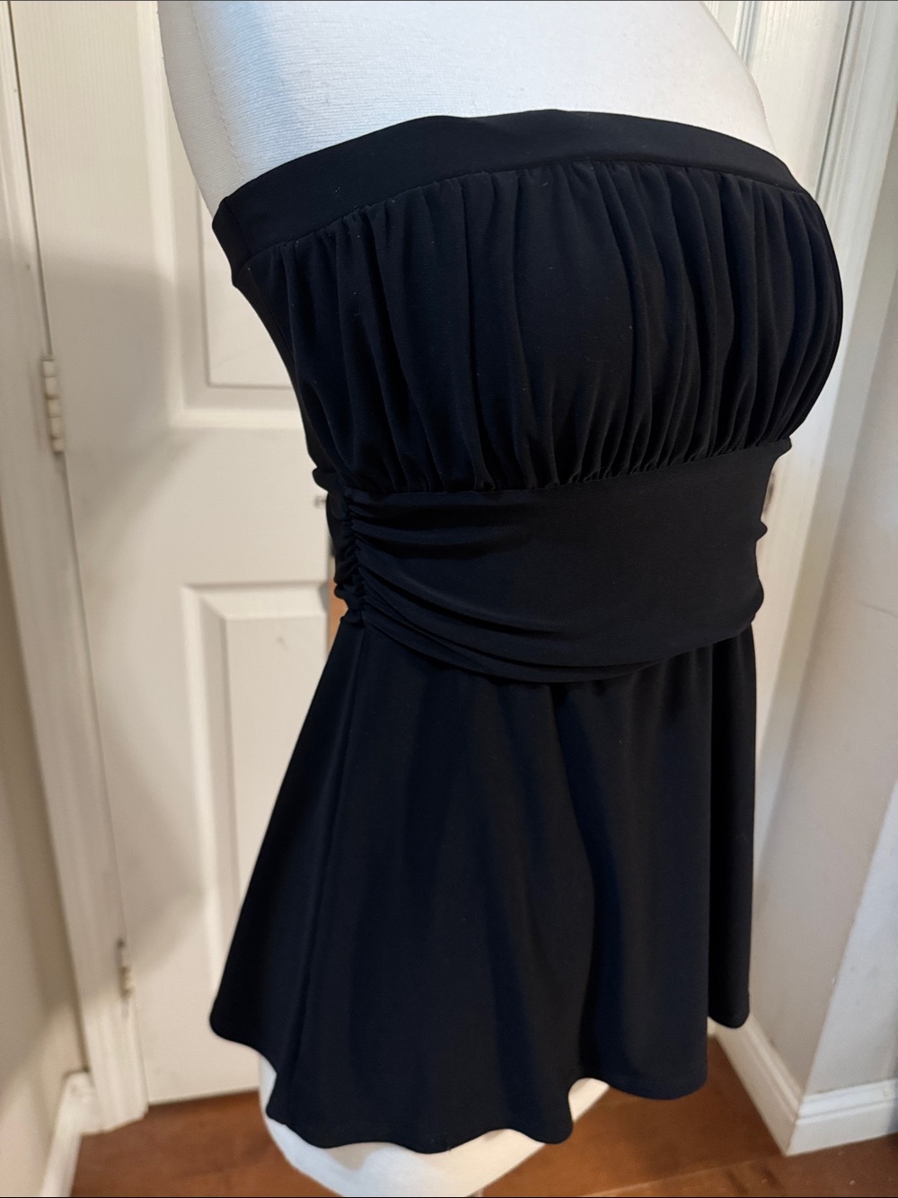 WHBM Black Strapless Ruched Bust Top - Picture 3 of 5